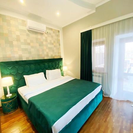 Hotel Orange Kutaisi Eksteriør bilde
