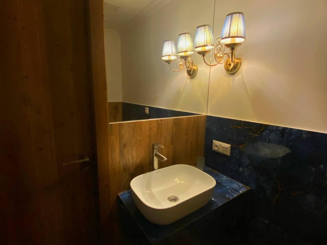 Hotel Orange Kutaisi Eksteriør bilde