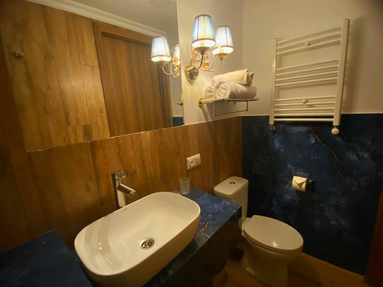 Hotel Orange Kutaisi Eksteriør bilde