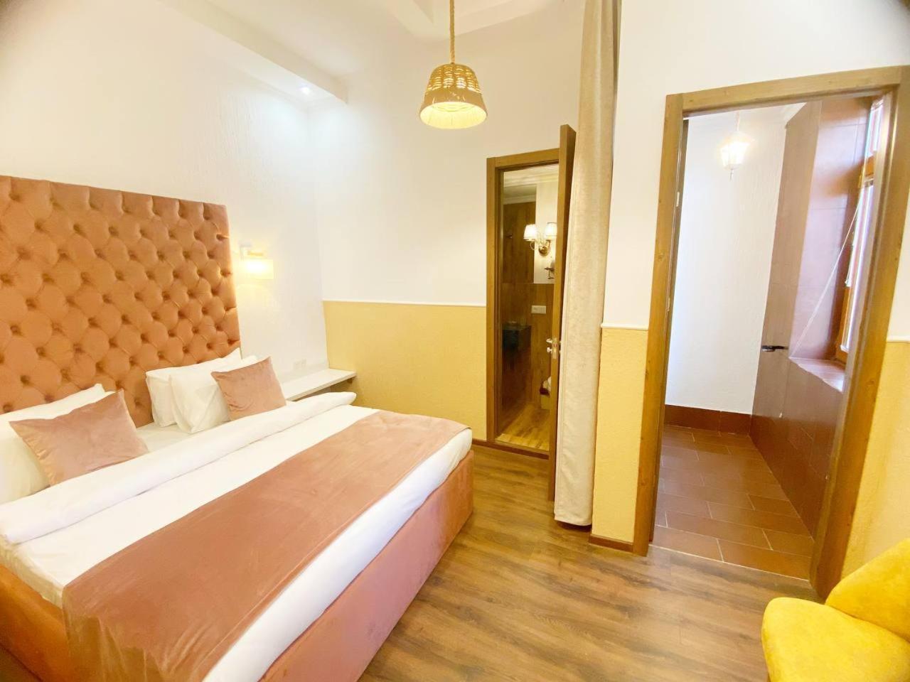Hotel Orange Kutaisi Eksteriør bilde